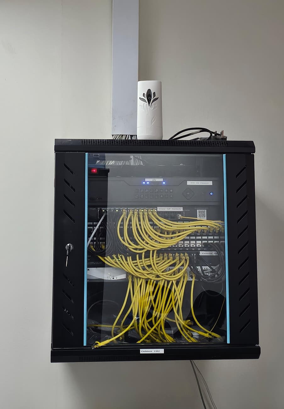 Video: Fiber optic splicing and fusion work on site