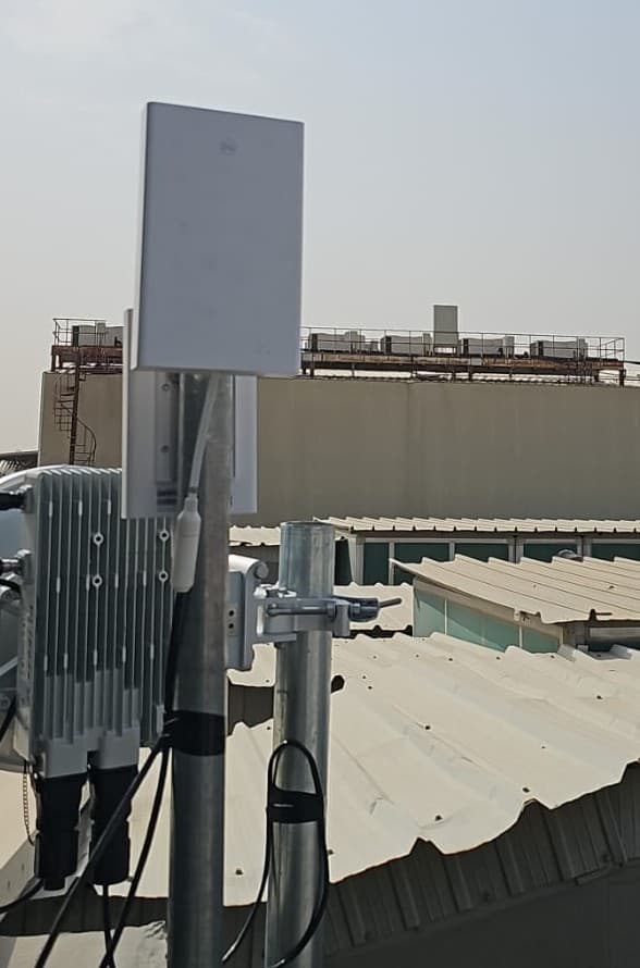Zowee (Huawei) H362-383 CPE Max 6 5.5G Outdoor Router (Unlocked)